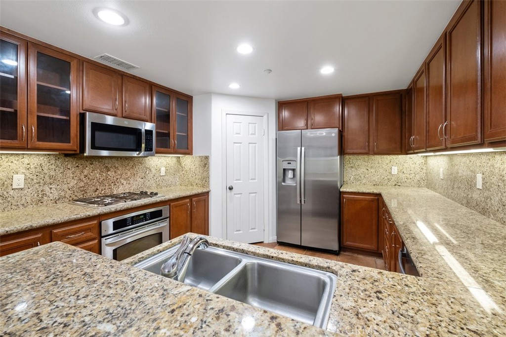 157 Roadrunner, Irvine CA 92603 - photo 12