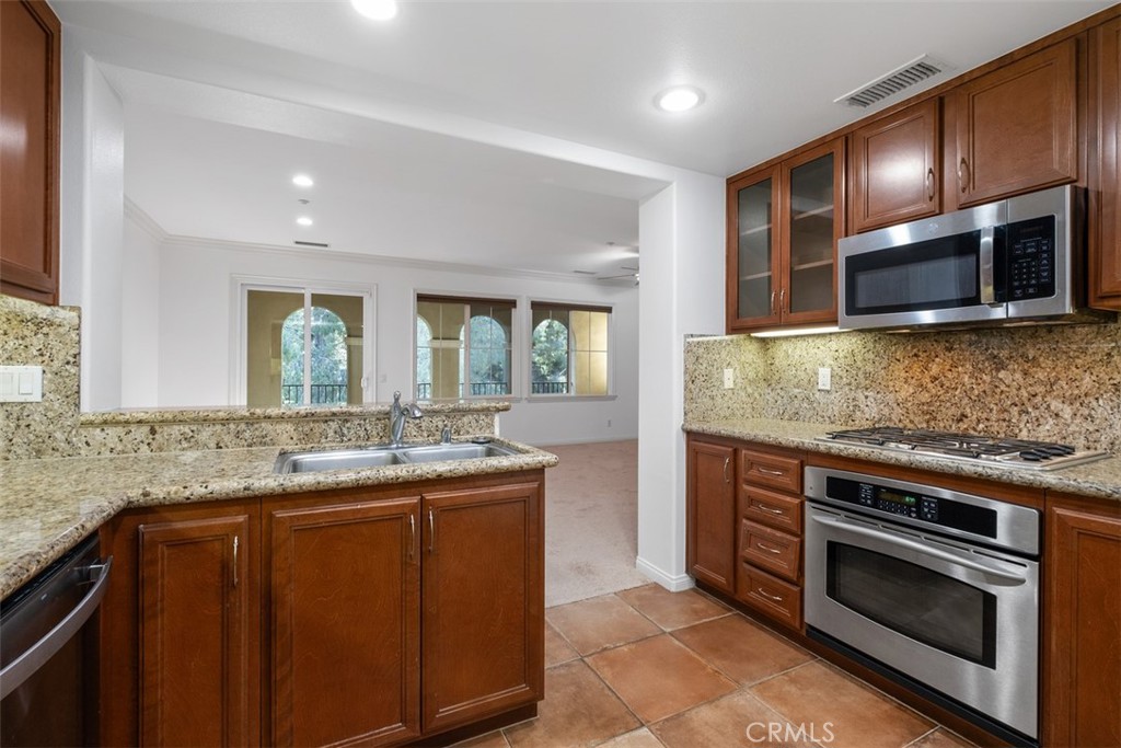 157 Roadrunner, Irvine CA 92603 - photo 13