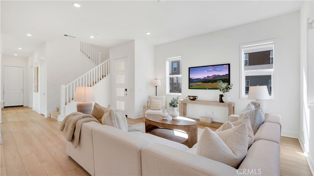 157 Sawbuck, Irvine CA 92618 - photo 4