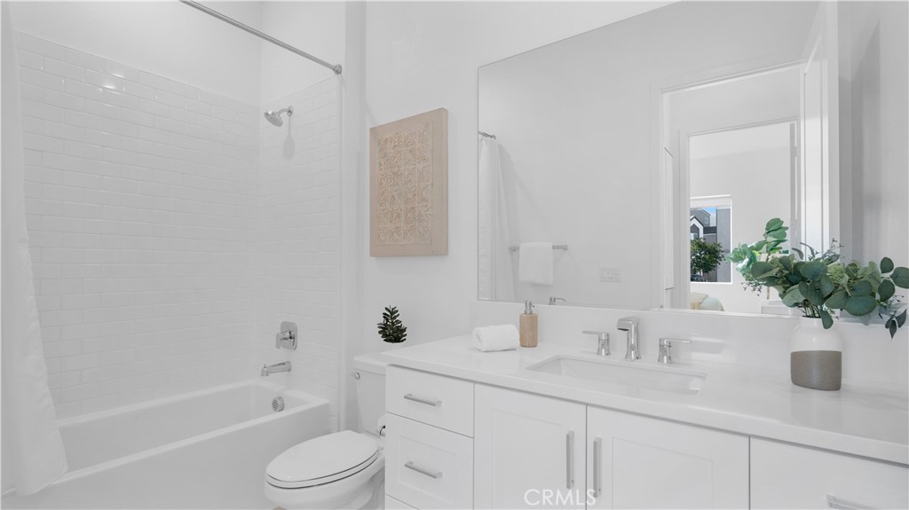 Main Floor Full Bathroom - 157 Sawbuck, Irvine CA 92618 - photo 14