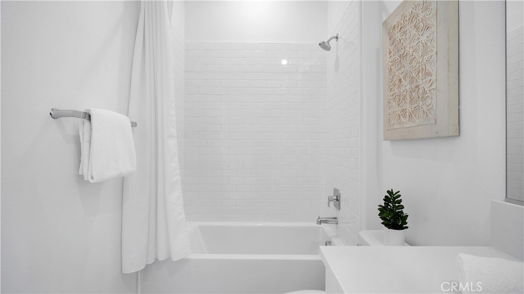 Main Floor Full Bathroom - 157 Sawbuck, Irvine CA 92618 - photo 15