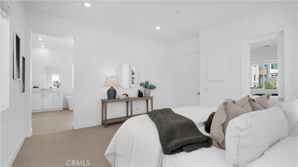Primary En-Suite - 157 Sawbuck, Irvine CA 92618 - photo 18