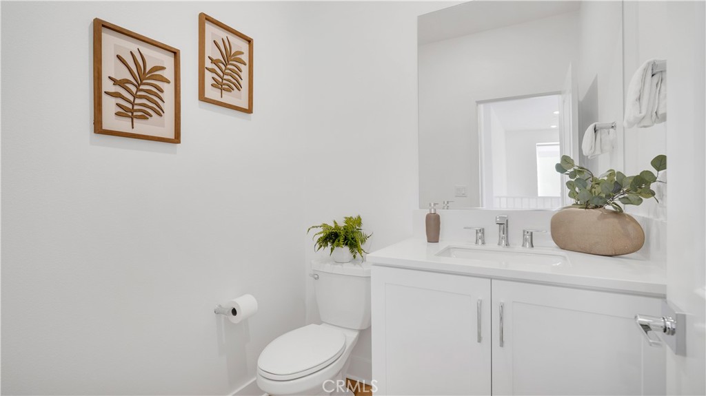 3rd Floor Powder Room - 157 Sawbuck, Irvine CA 92618 - photo 36