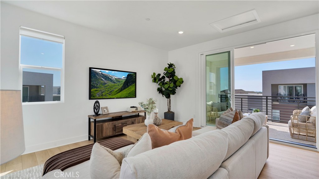 3rd Floor Bonus Room / Family Room - 157 Sawbuck, Irvine CA 92618 - photo 37
