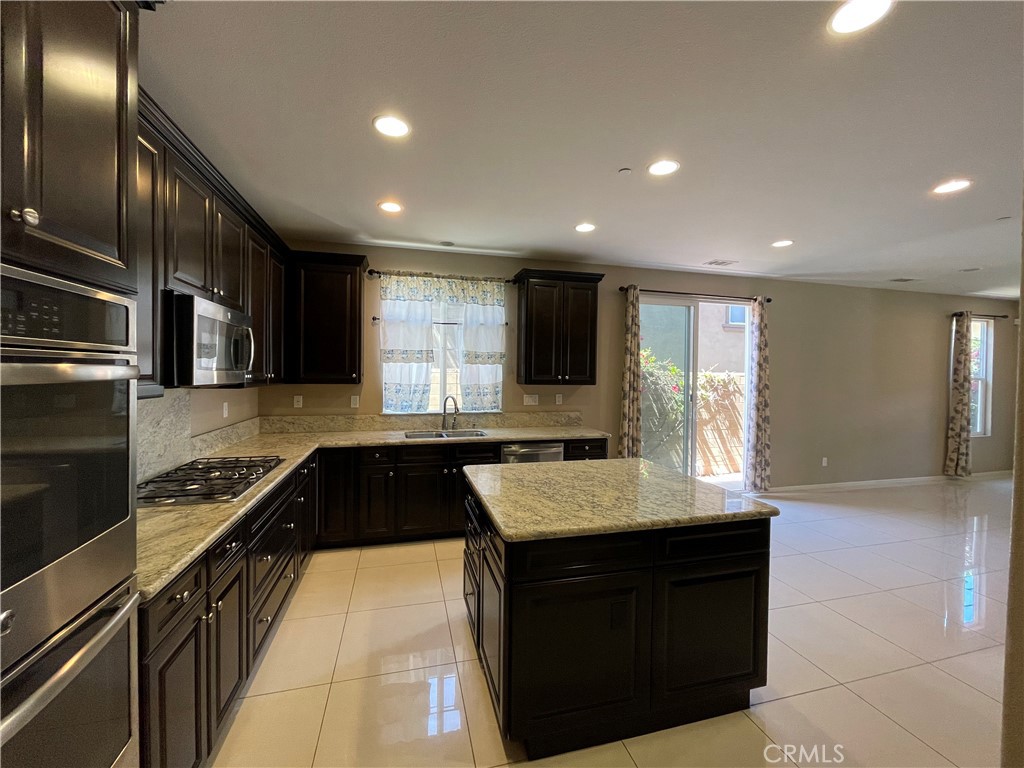 159 Fieldwood, Irvine CA 92618 - photo 3