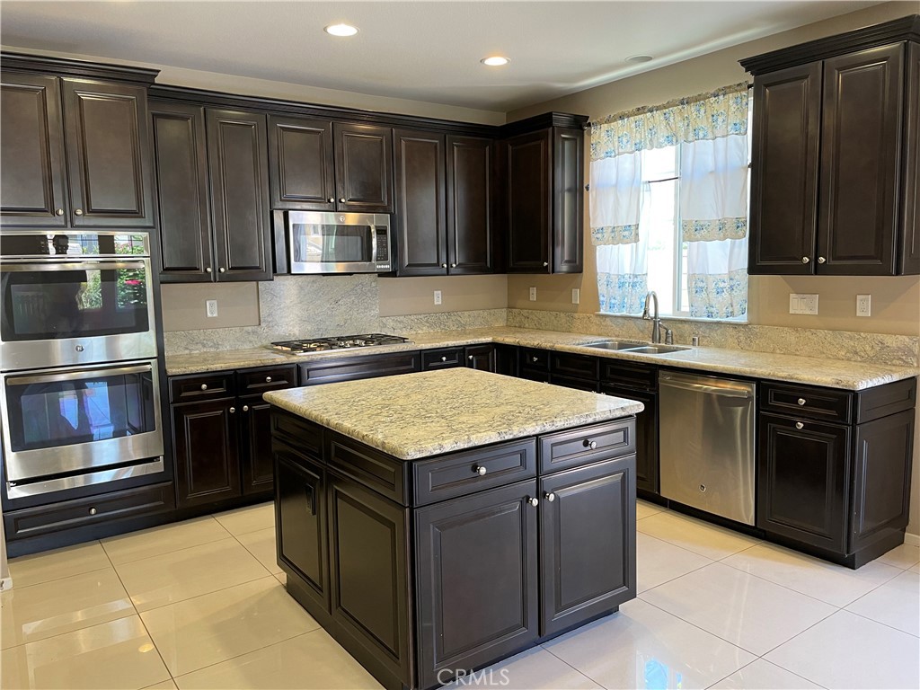 159 Fieldwood, Irvine CA 92618 - photo 4