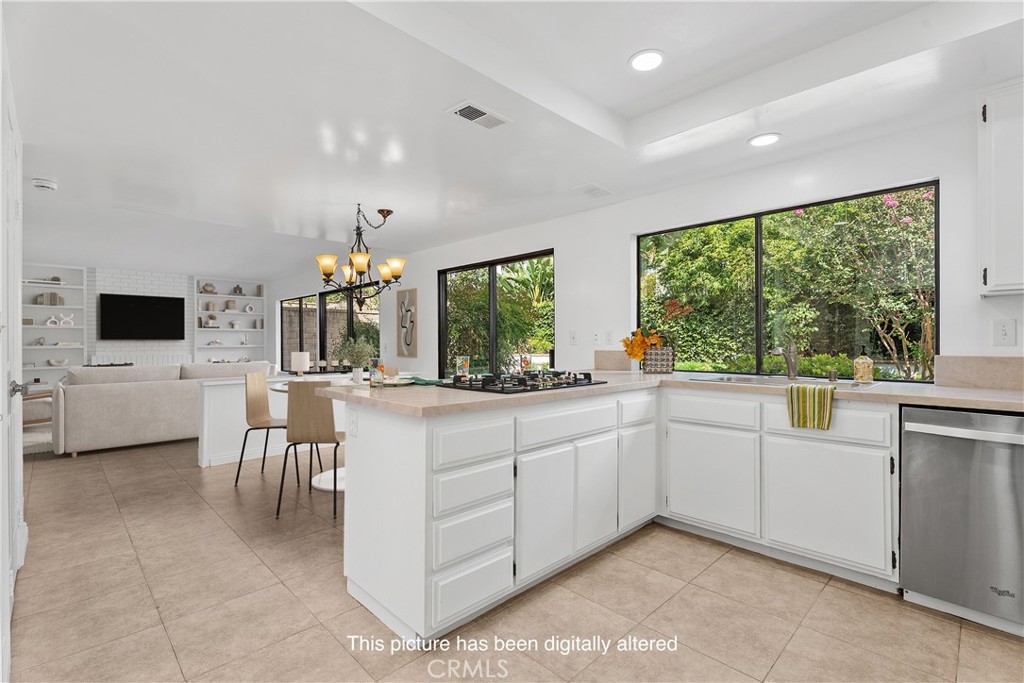 Great room - view 1 - 16 Alegria, Irvine CA 92620 - photo 19