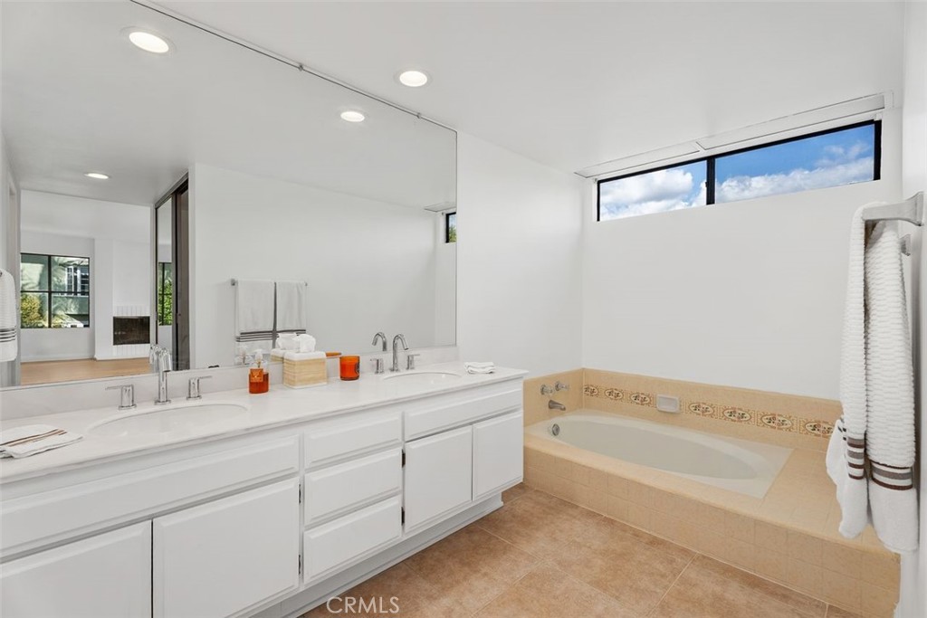 Primary bathroom - 16 Alegria, Irvine CA 92620 - photo 44