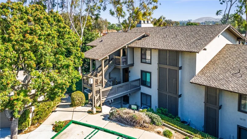 16 Rana 57, Irvine, CA 92612