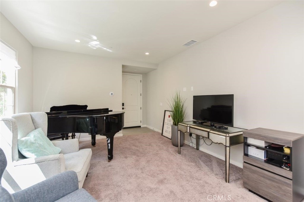 161 Elkhorn, Irvine CA 92618 - photo 4