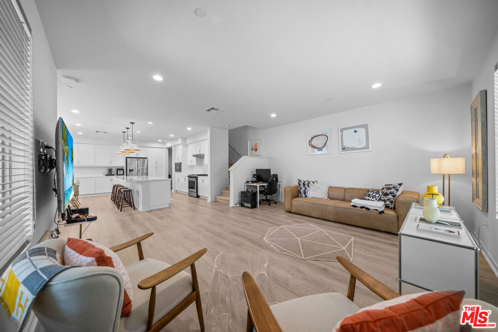 162 Novel, Irvine CA 92618 - photo 3
