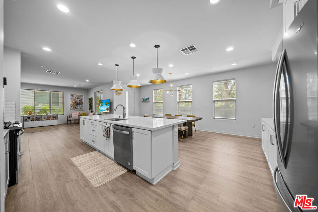 162 Novel, Irvine CA 92618 - photo 7