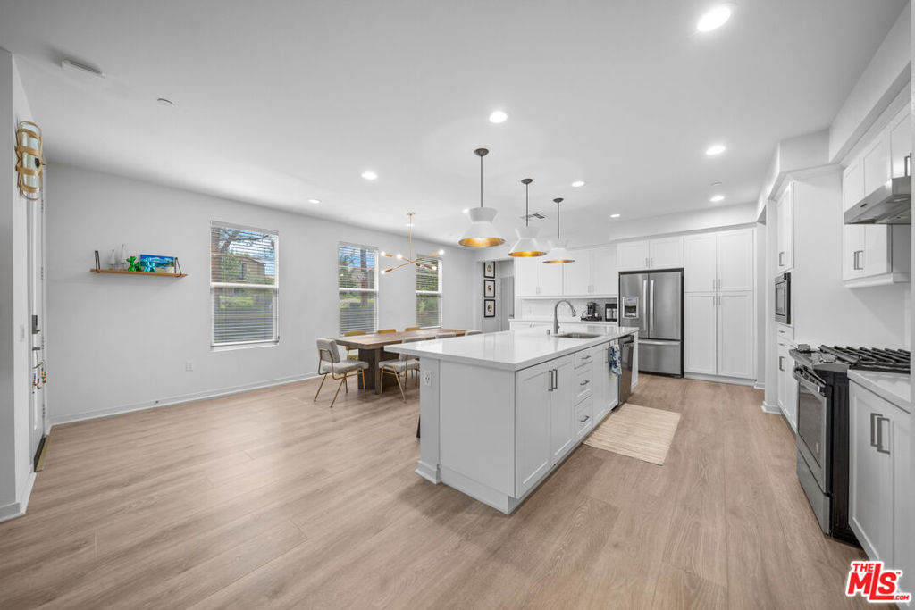 162 Novel, Irvine CA 92618 - photo 9