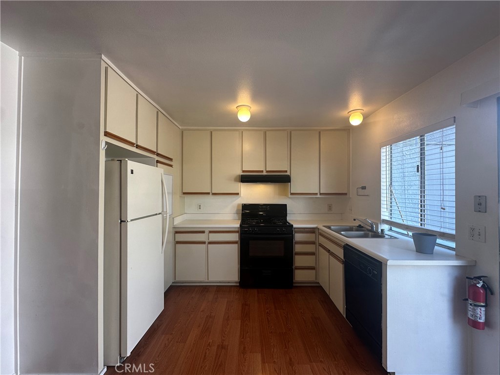 Kitchen - 165 Briarwood, Irvine CA 92604 - photo 1
