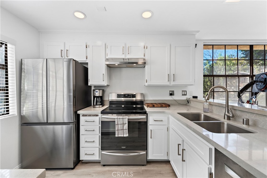165 Pineview, Irvine CA 92620 - photo 6