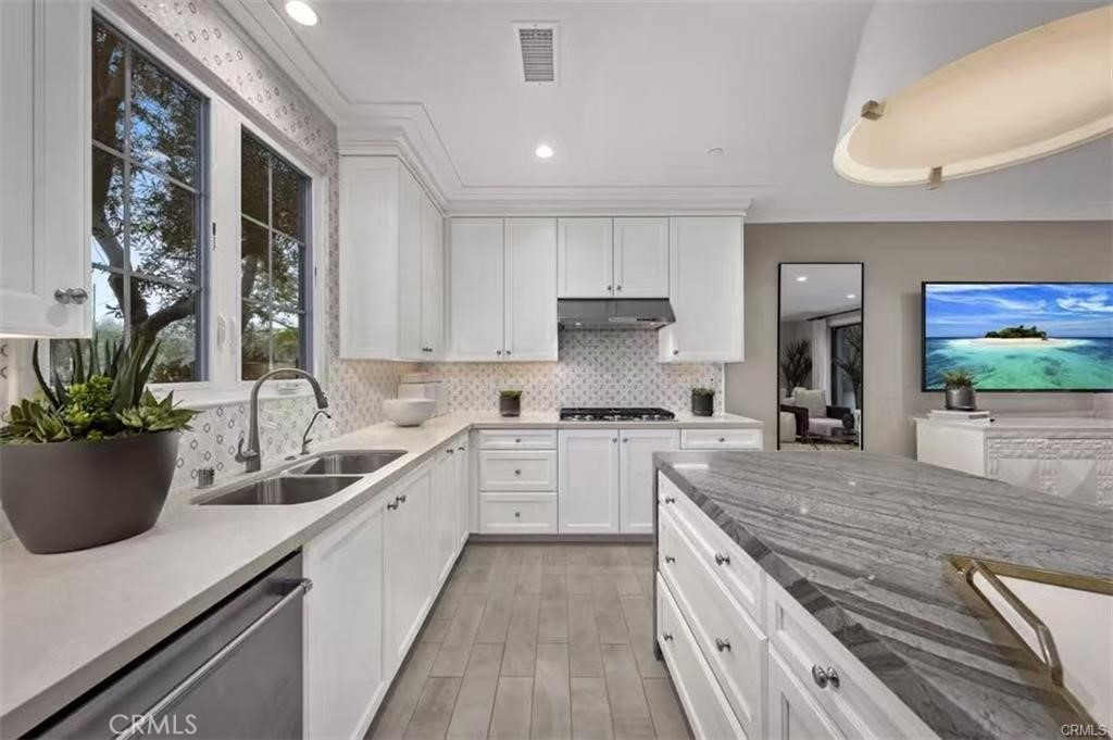 166 Villa Ridge, Irvine CA 92602 - photo 9