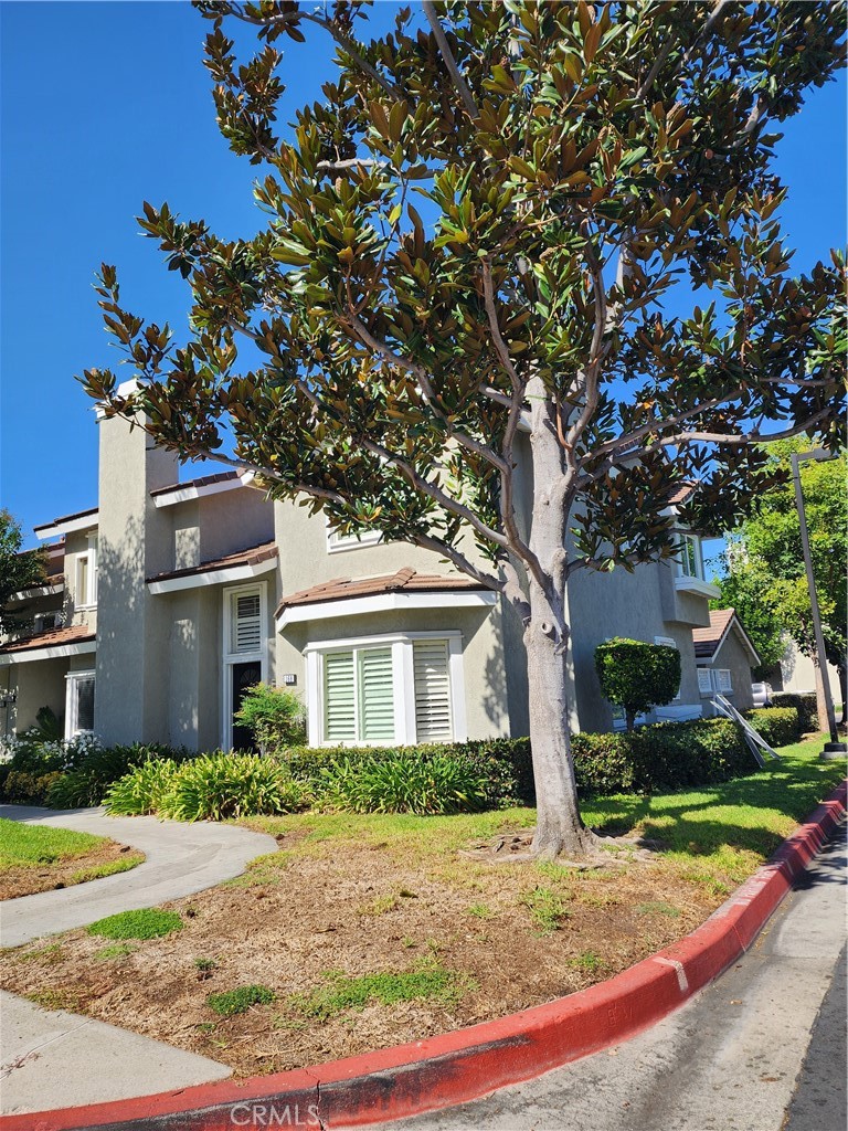House situated at corner lot - 168 Greenmoor 72, Irvine CA 92614 - photo 5