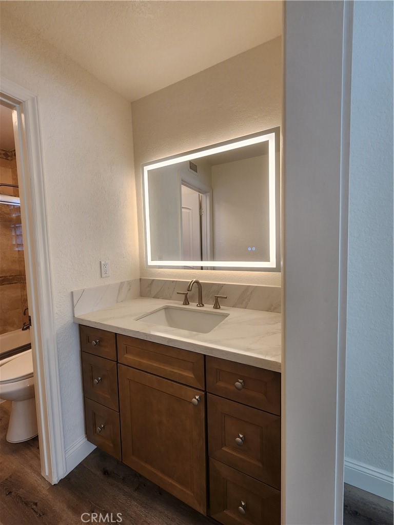 Vanity Room. - 168 Greenmoor 72, Irvine CA 92614 - photo 19