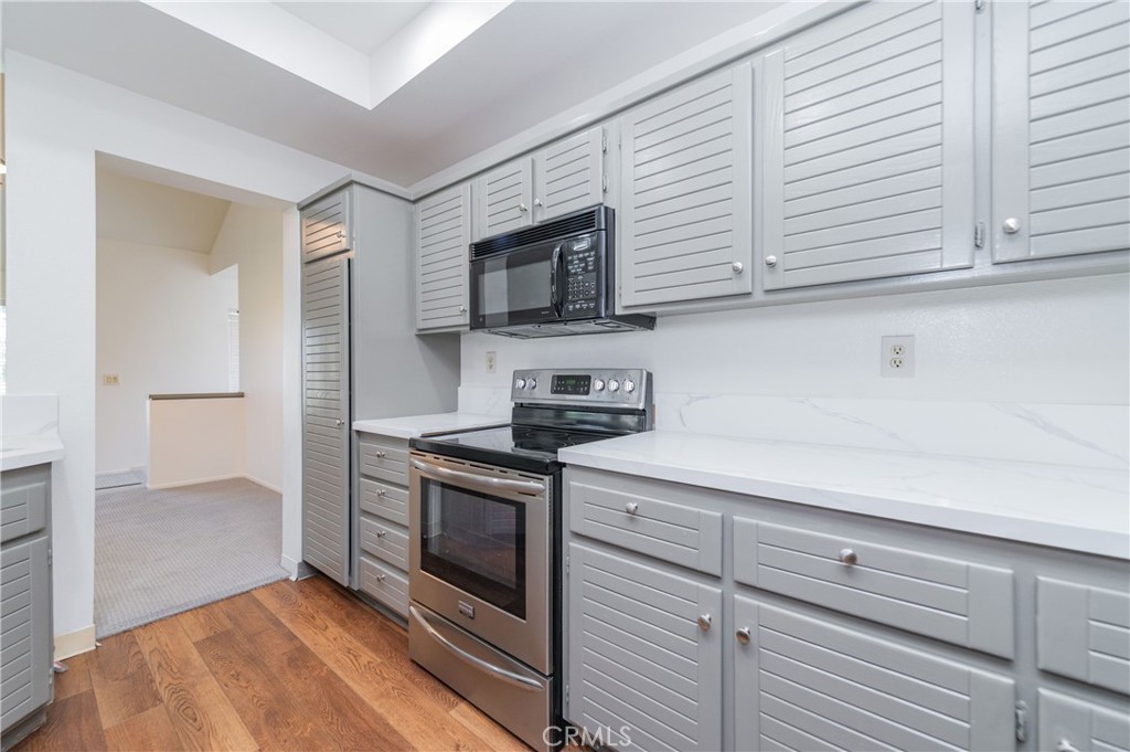17 Auburn Aisle, Irvine CA 92612 - photo 5