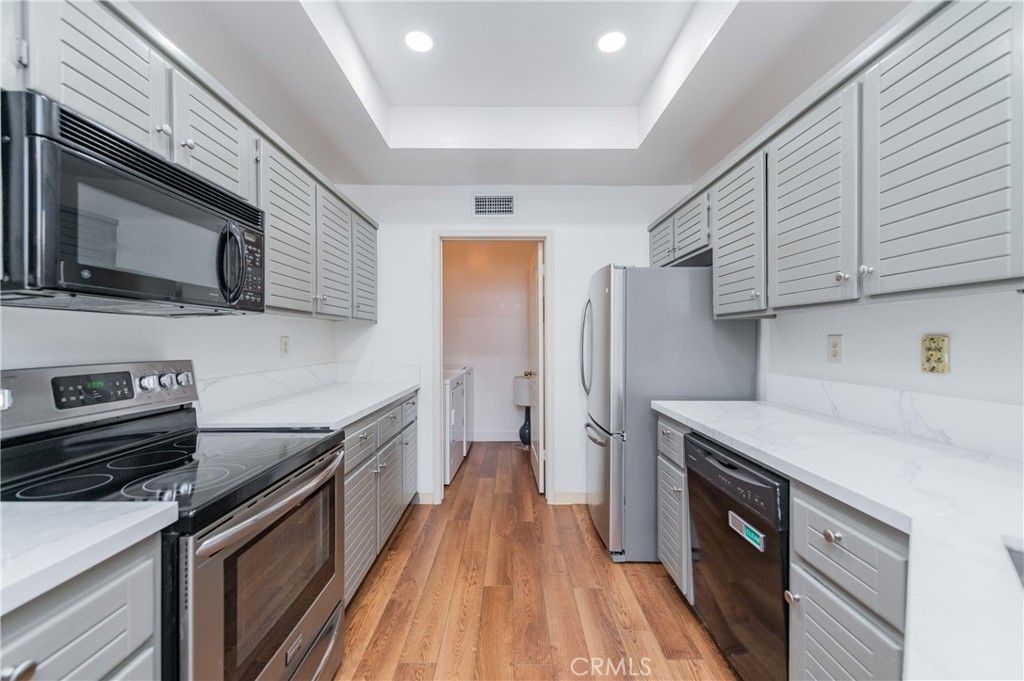 17 Auburn Aisle, Irvine CA 92612 - photo 6