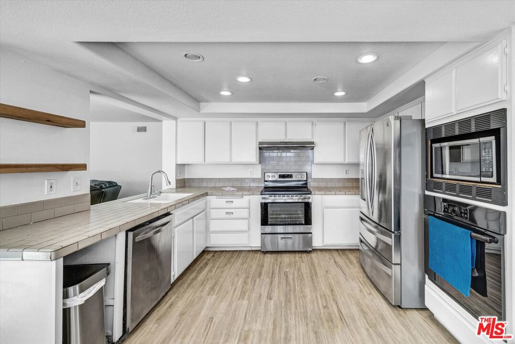 17 Castillo, Irvine CA 92620 - photo 4