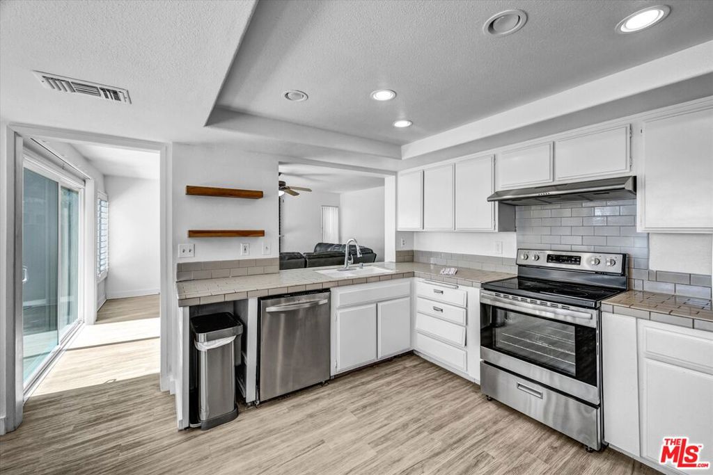 17 Castillo, Irvine CA 92620 - photo 5