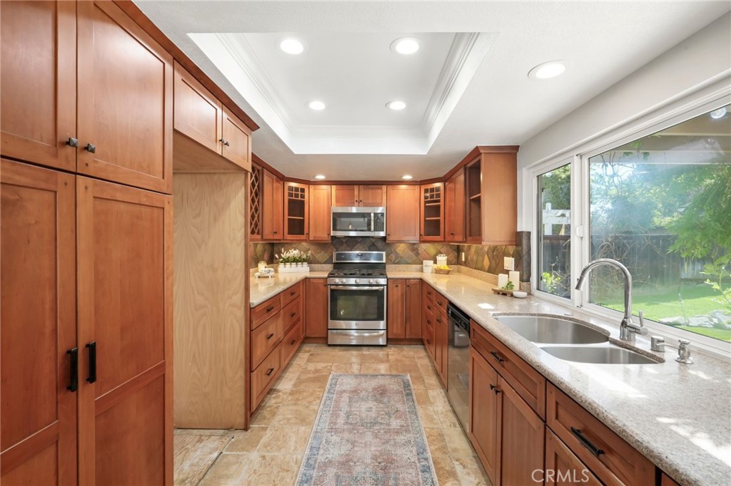 17 Deerwood W, Irvine CA 92604 - photo 7