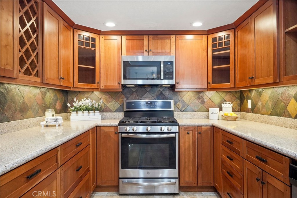 17 Deerwood W, Irvine CA 92604 - photo 8