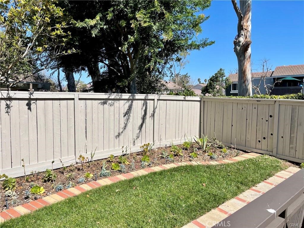 Backyard - 17 FALLBROOK, Irvine CA 92604 - photo 18