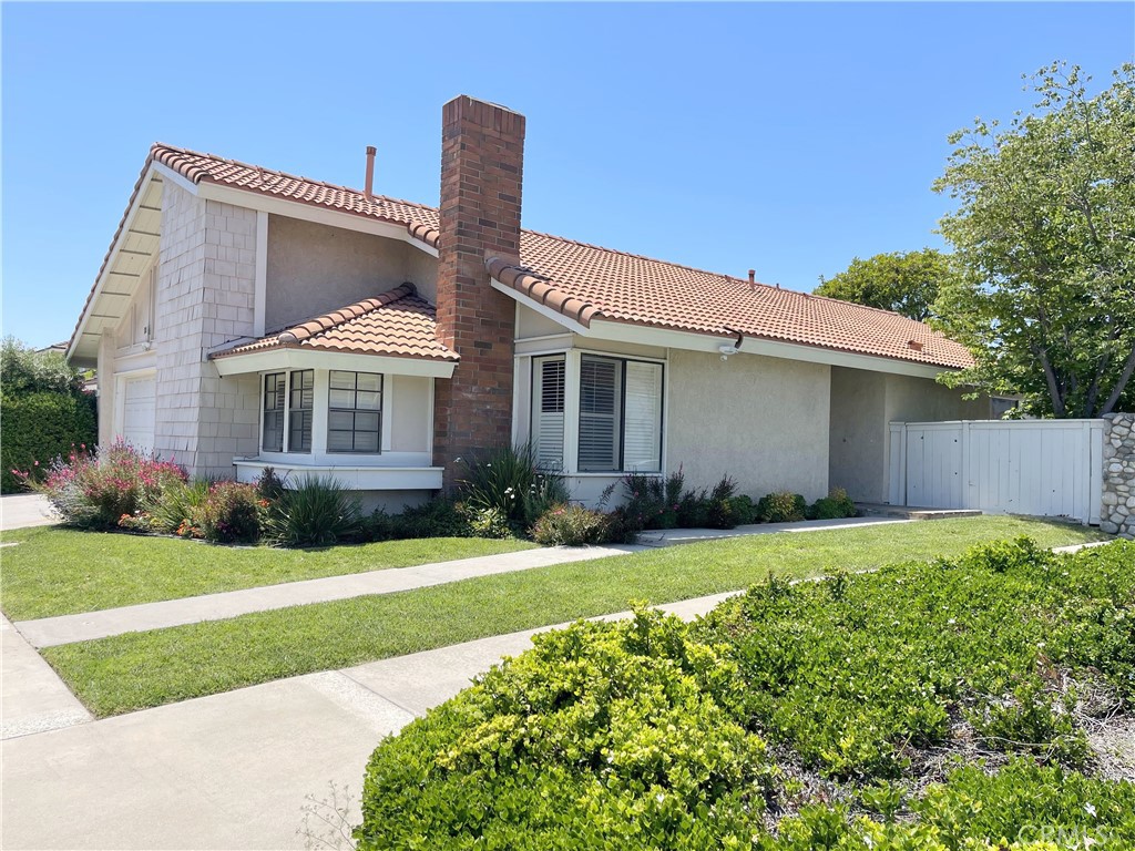Front Yard - 17 FALLBROOK, Irvine CA 92604 - photo 21
