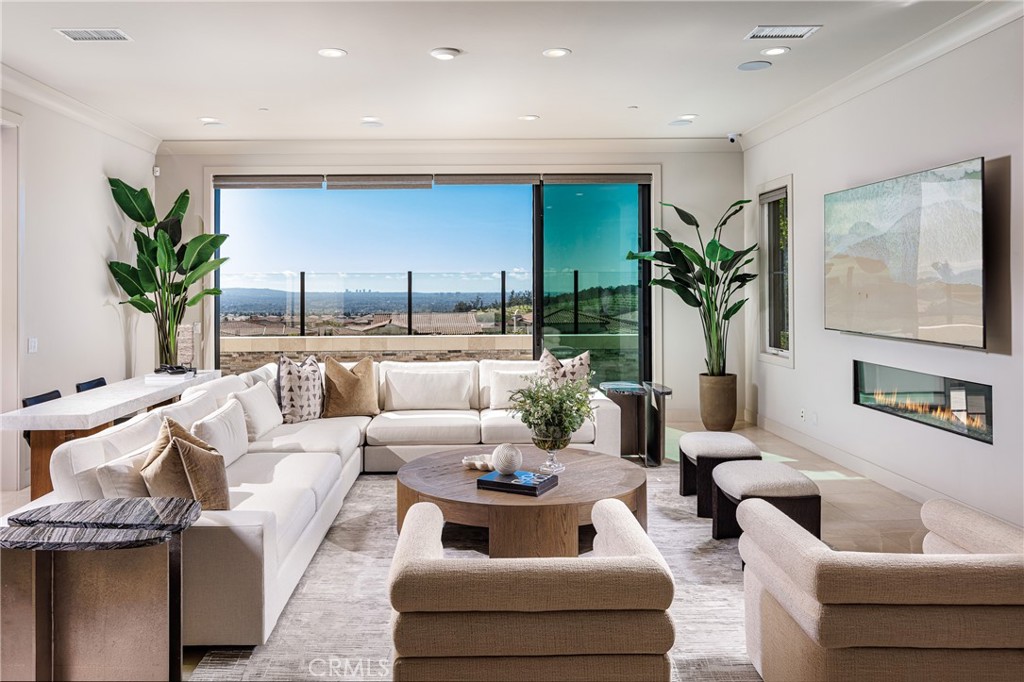 Family Room - 170 Leafy Pass, Irvine CA 92602 - photo 12