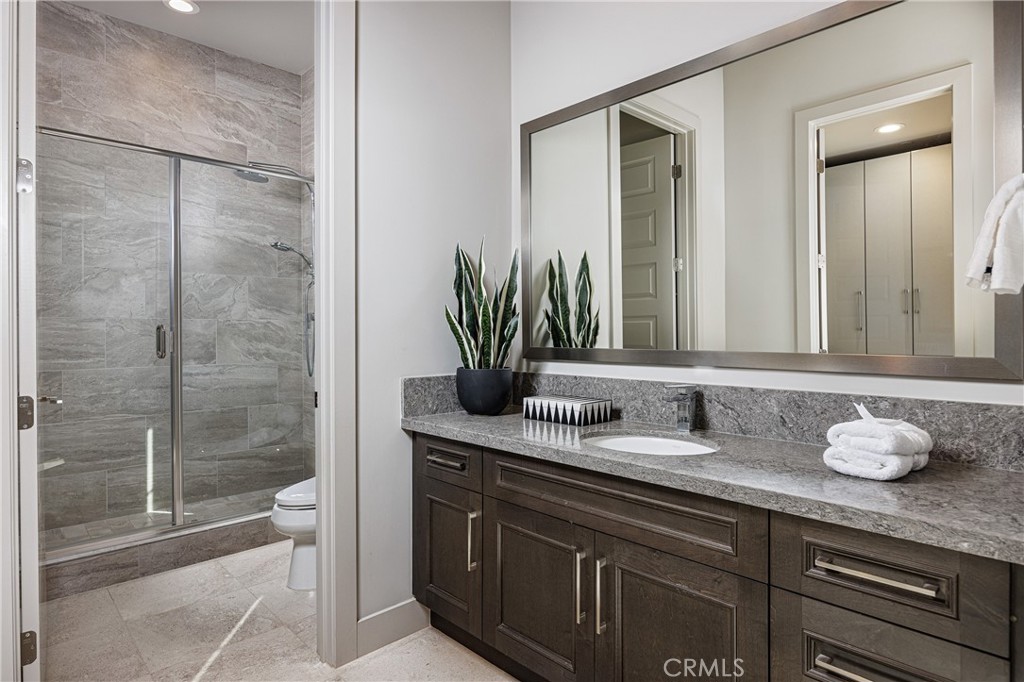 Downstairs Ensuite Bathroom - 170 Leafy Pass, Irvine CA 92602 - photo 38
