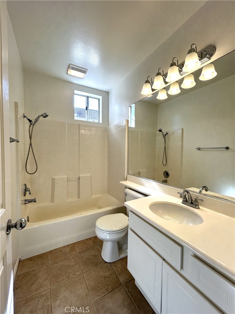 Second Bathroom - 1701 Reggio Aisle, Irvine CA 92606 - photo 7