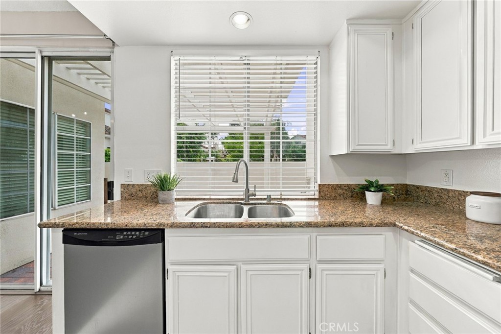 172 Almador, Irvine CA 92614 - photo 16