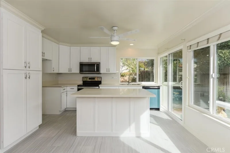 17562 Manchester Ave, Irvine