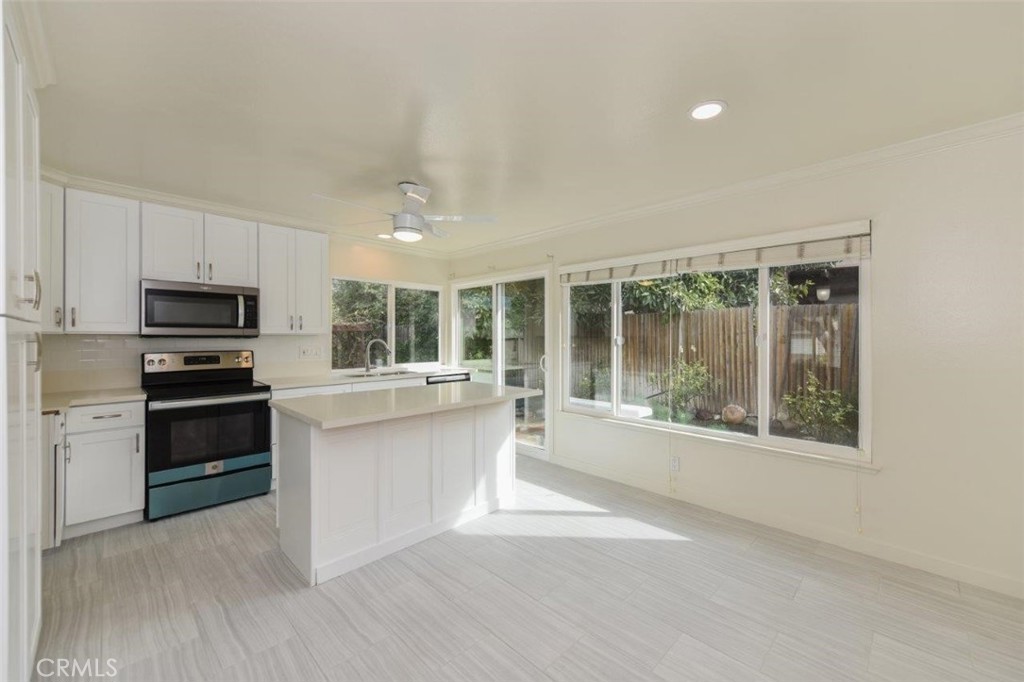 17562 Manchester Ave, Irvine CA 92614 - photo 2