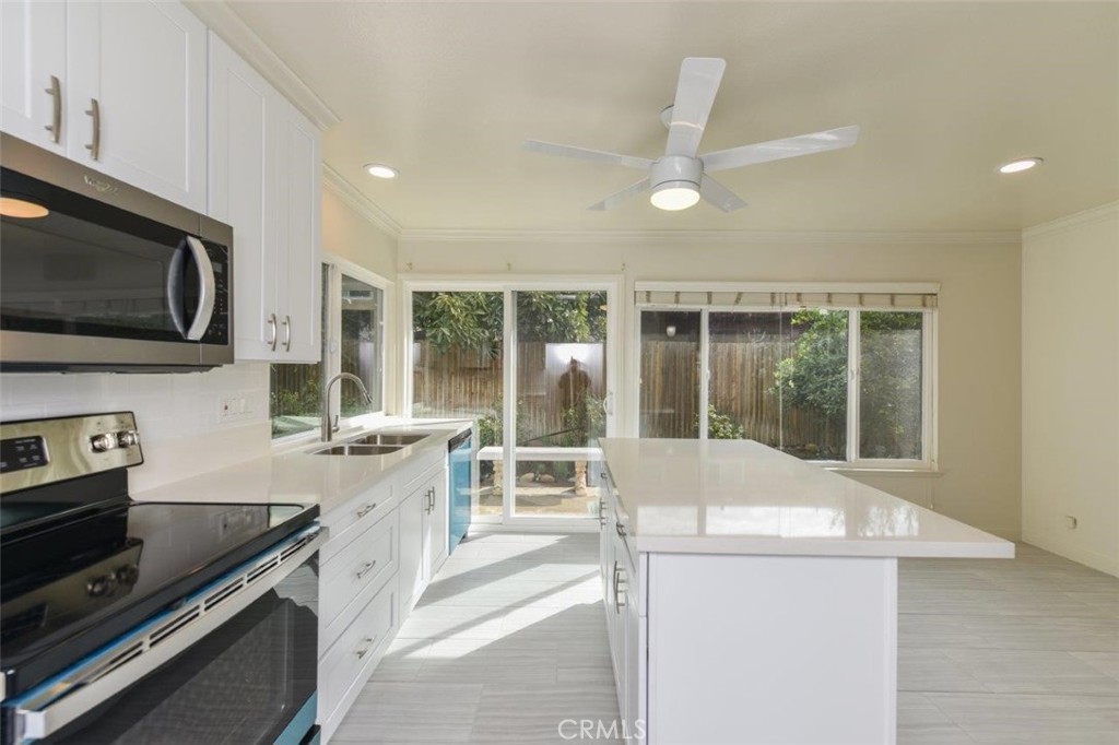 17562 Manchester Ave, Irvine CA 92614 - photo 3