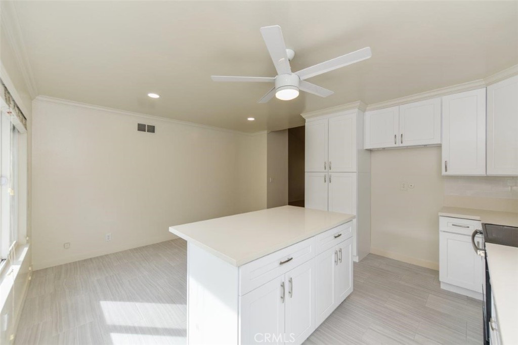 17562 Manchester Ave, Irvine CA 92614 - photo 4