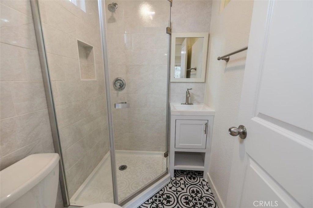 17562 Manchester Ave, Irvine CA 92614 - photo 18