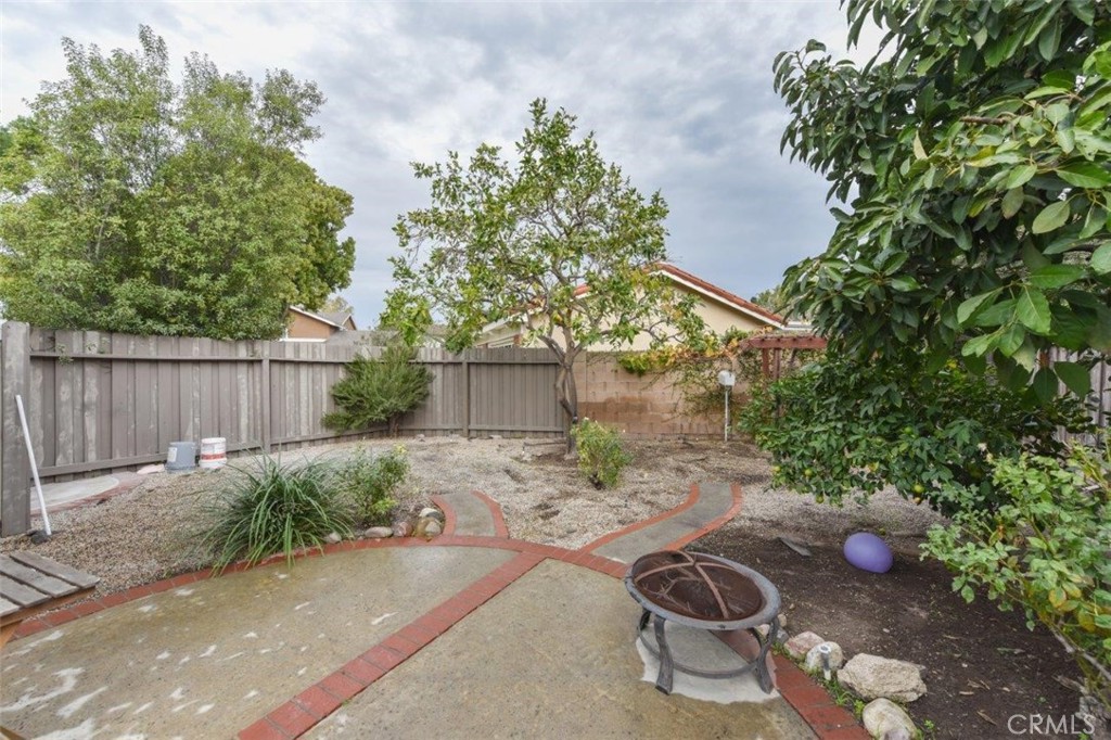 17562 Manchester Ave, Irvine CA 92614 - photo 19