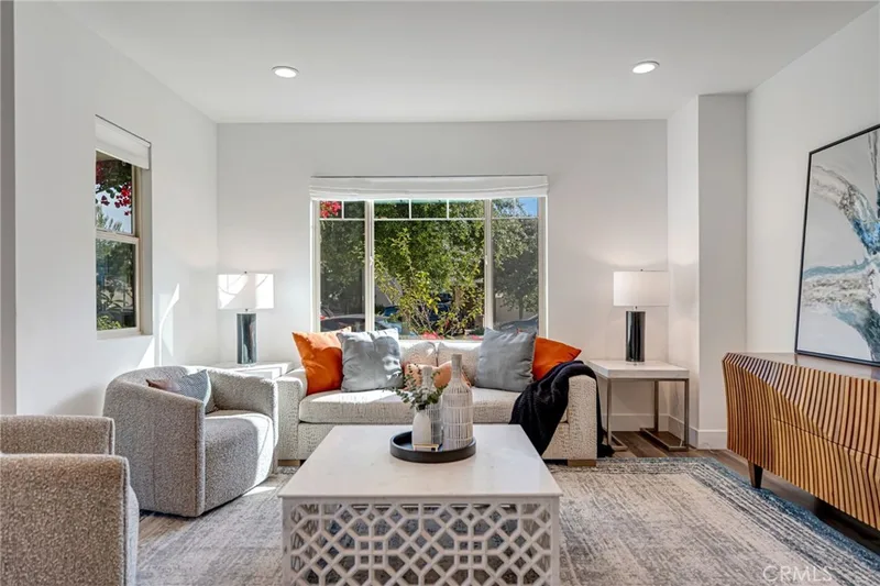 177 Frame, Irvine, CA 92618
