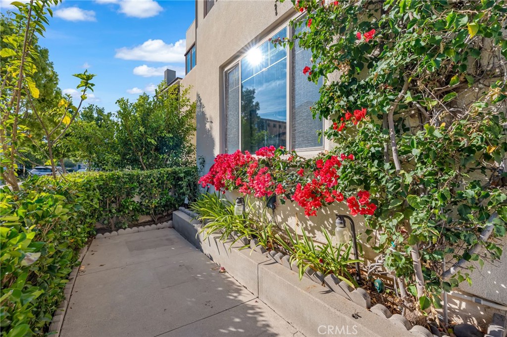 177 Frame, Irvine CA 92618 - photo 2