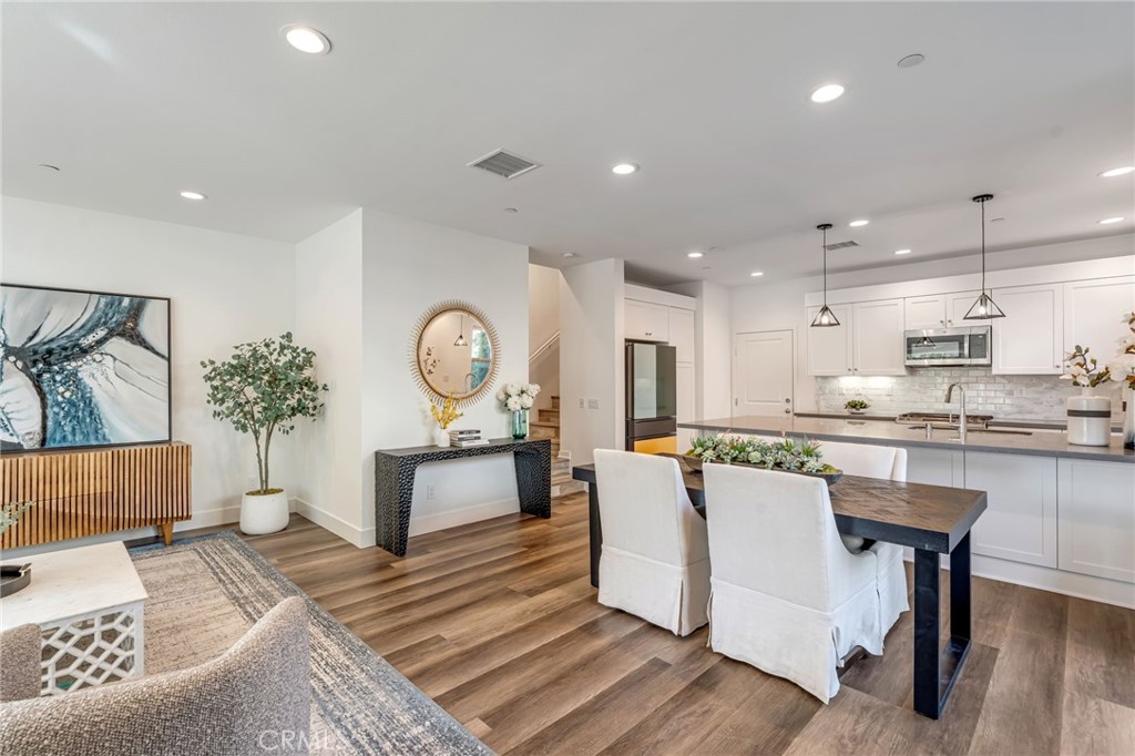 177 Frame, Irvine CA 92618 - photo 5