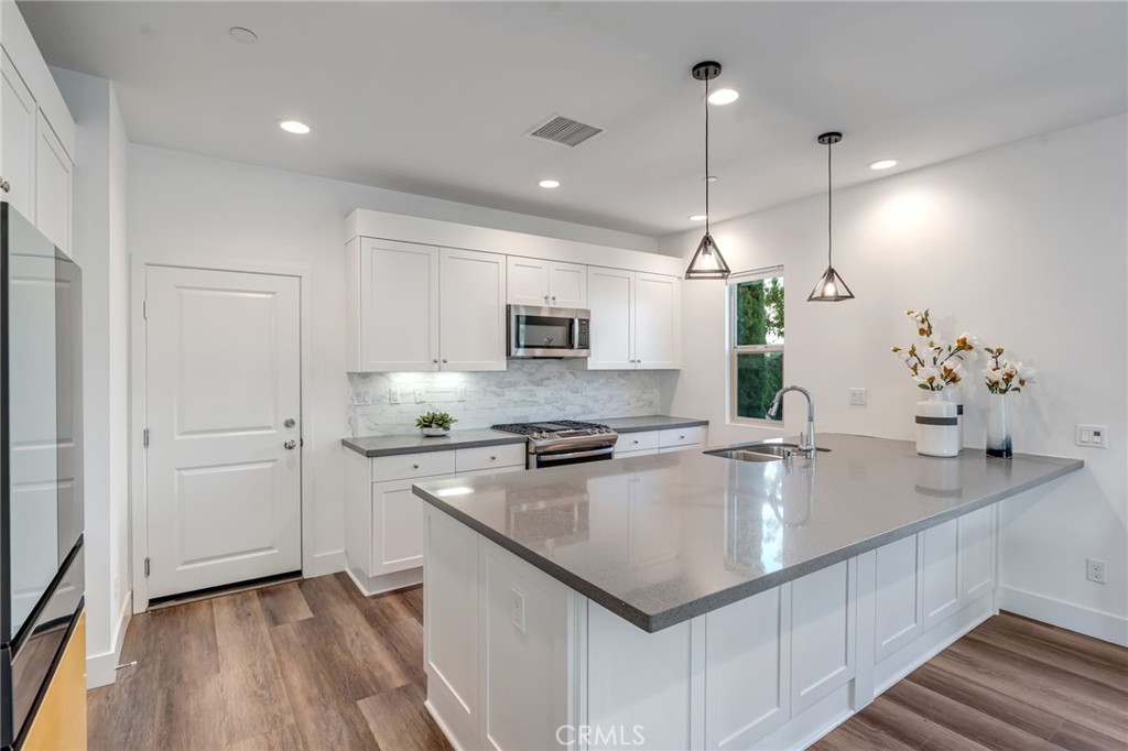 177 Frame, Irvine CA 92618 - photo 15