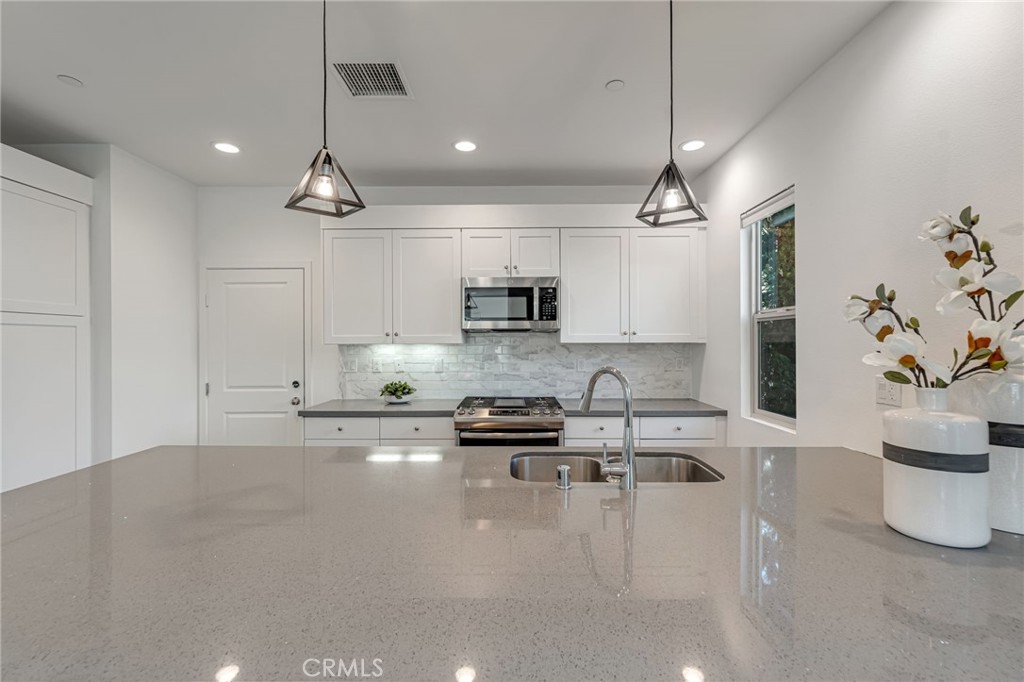 177 Frame, Irvine CA 92618 - photo 16
