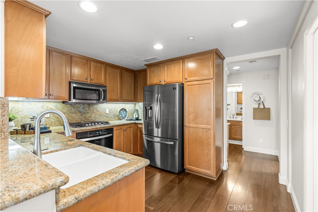 177 Lockford, Irvine CA 92602 - photo 20