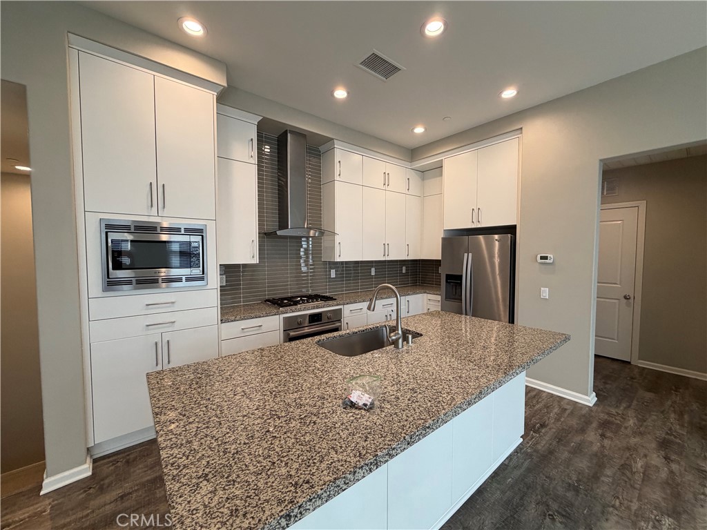 178 Outwest, Irvine CA 92618 - photo 6