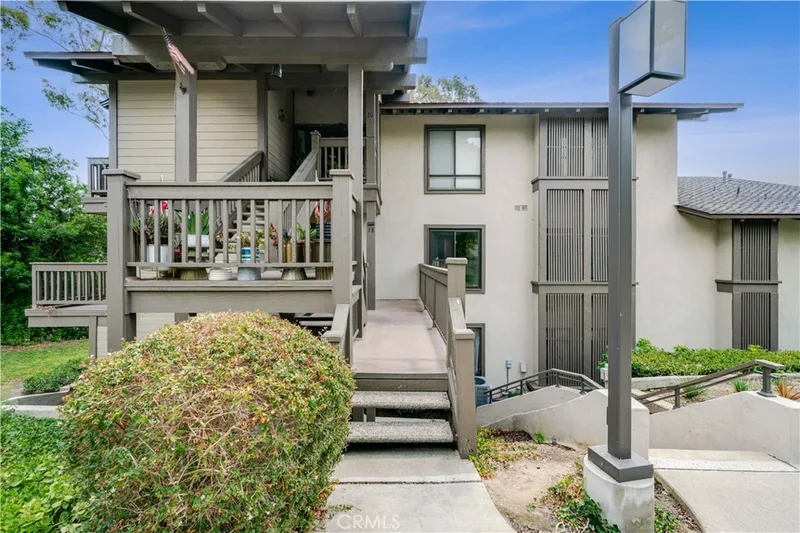 18 Rana 58, Irvine, CA 92612