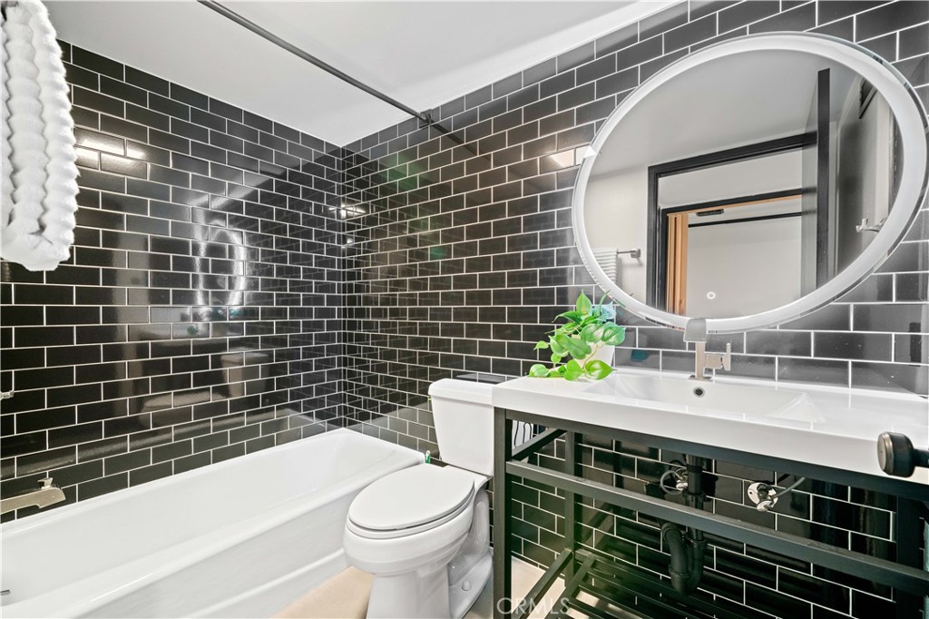 18 Rana 58, Irvine CA 92612 - photo 26