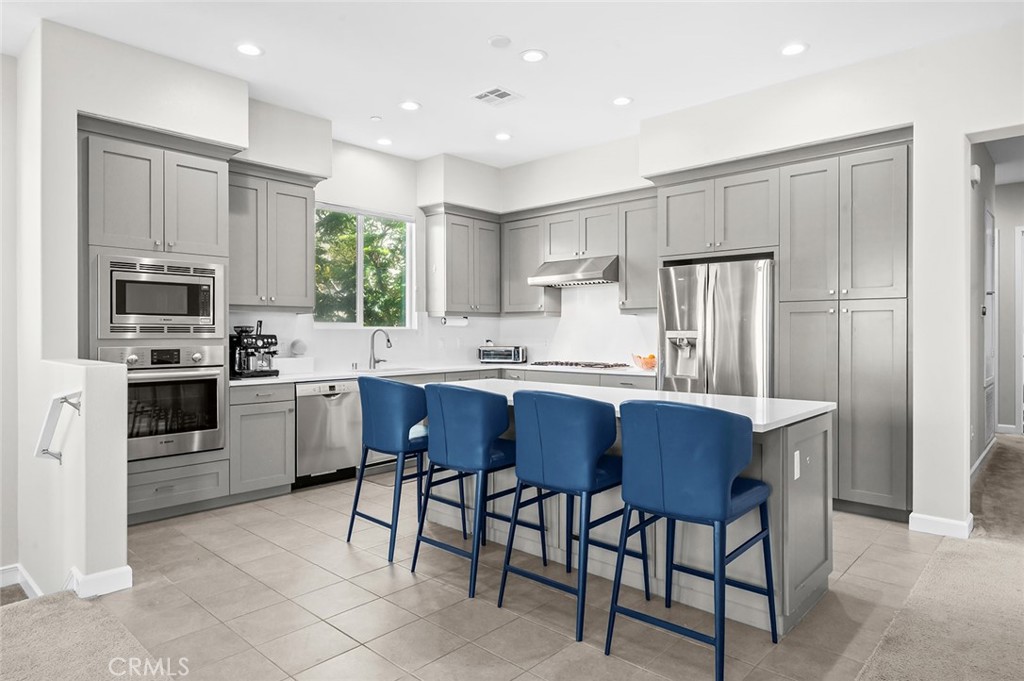 180 Follyhatch, Irvine CA 92618 - photo 2